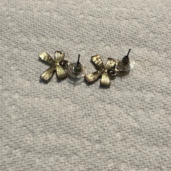 Elegant Gold Bracelet, Ring, and Earrings Set - Picture 13 of 13